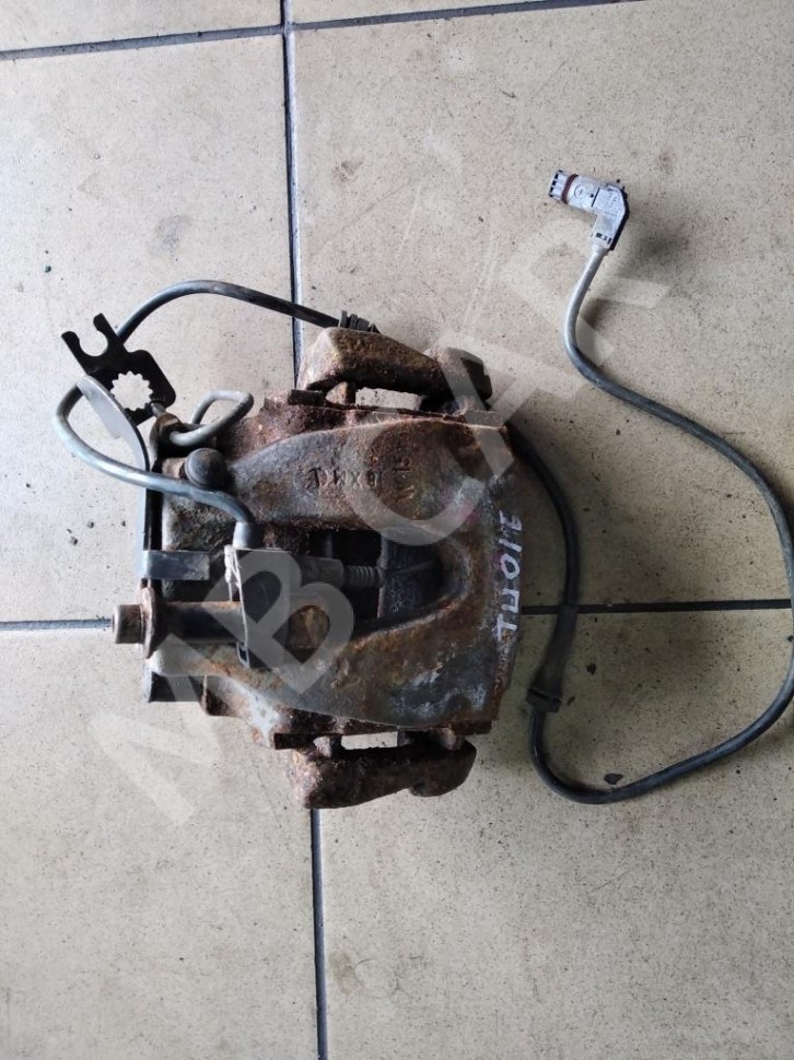 Суппорт передний левый MERCEDES-BENZ E-класс W210/S210 (1995 - 1999) фото 1 &mdash; Разборка Мерседес