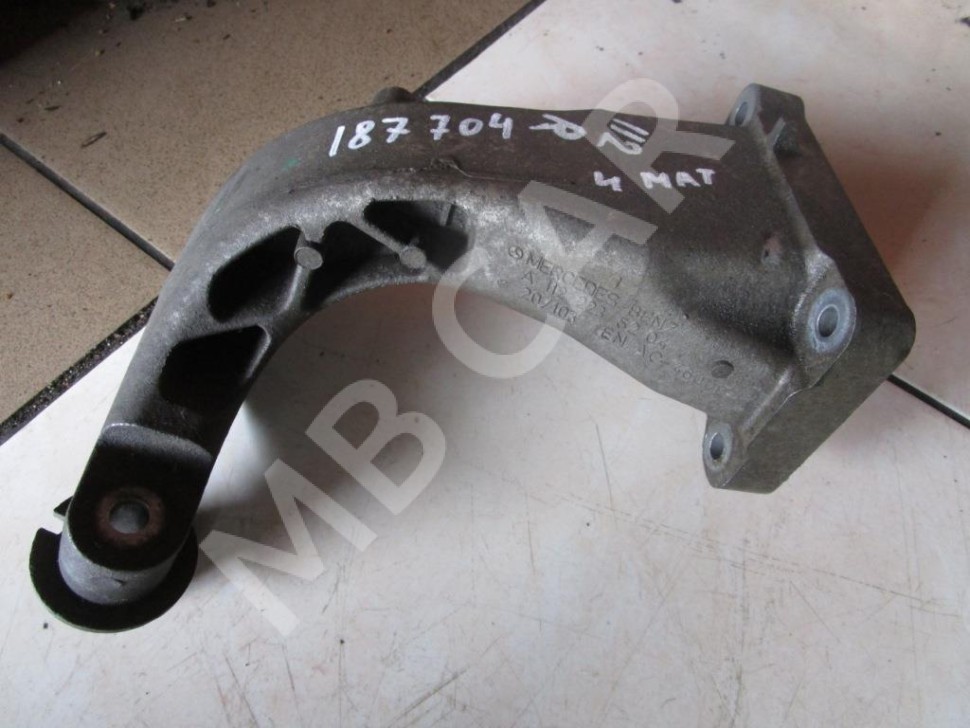 Лапа правая MERCEDES-BENZ C-класс W203/S203/CL203 рестайлинг (2004 - 2008) фото 1 — Разборка Мерседес