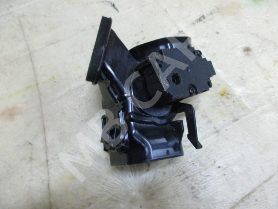 Дефлектор MERCEDES-BENZ C-класс W205/S205/C205/A205 (2014 - 2018) фото 1 — Разборка Мерседес