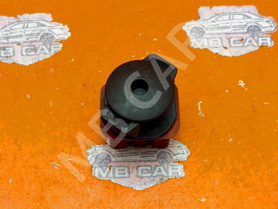 Клипса радиатора MERCEDES-BENZ E-класс W211/S211 (2002 - 2006) фото 1 — Разборка Мерседес