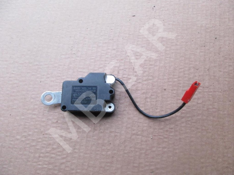 Усилитель антенны MERCEDES-BENZ S-класс W220 рестайлинг (2002 - 2005) фото 1 — Разборка Мерседес