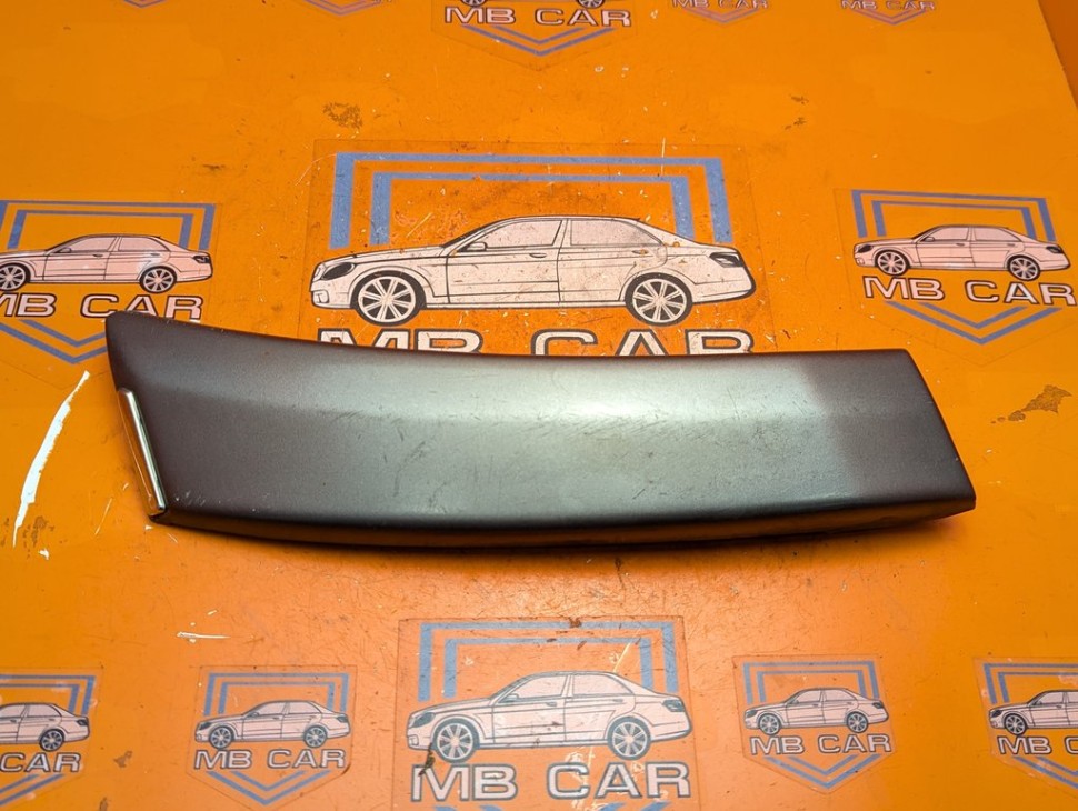 Молдинг крыла левый MERCEDES-BENZ E-класс W124/S124/C124/A124 (1984 - 1997) E 300 CDI 3.0 AT (136 л.с.) фото 1 &mdash; Разборка Мерседес