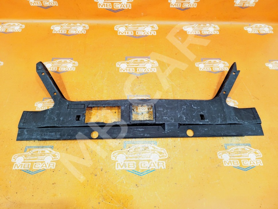 Накладка багажника MERCEDES-BENZ E-класс W124/S124/C124/A124 (1984 - 1997) фото 1 — Разборка Мерседес