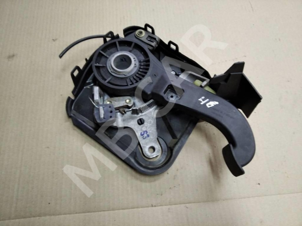 Педаль ручника MERCEDES-BENZ C-класс W203/S203/CL203 рестайлинг (2004 - 2008) фото 1 — Разборка Мерседес