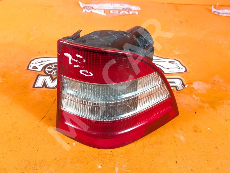 Фонарь задний правый MERCEDES-BENZ M-класс W163 (1997 - 2001) фото 1 &mdash; Разборка Мерседес