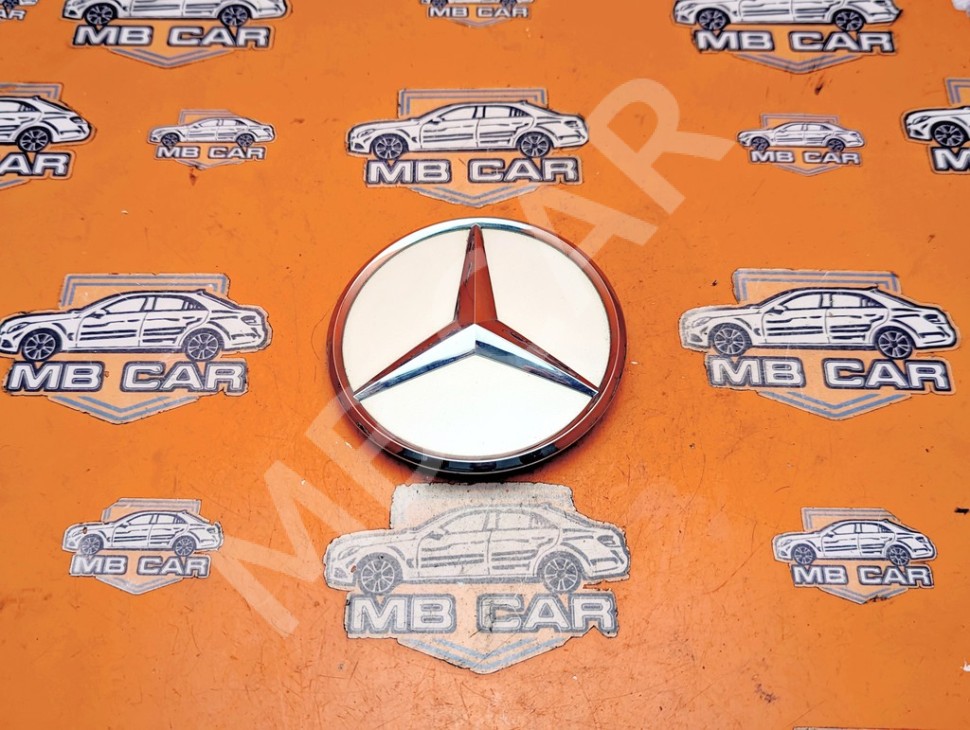 Эмблема крышки багажника MERCEDES-BENZ C-класс W205/S205/C205/A205 (2014 - 2018) фото 1 — Разборка Мерседес