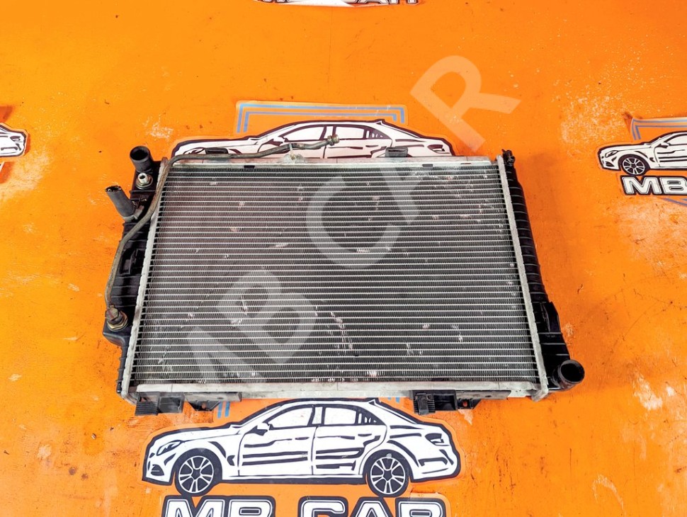 Радиатор MERCEDES-BENZ C-класс W202/S202 (1993 - 1997) фото 1 &mdash; Разборка Мерседес