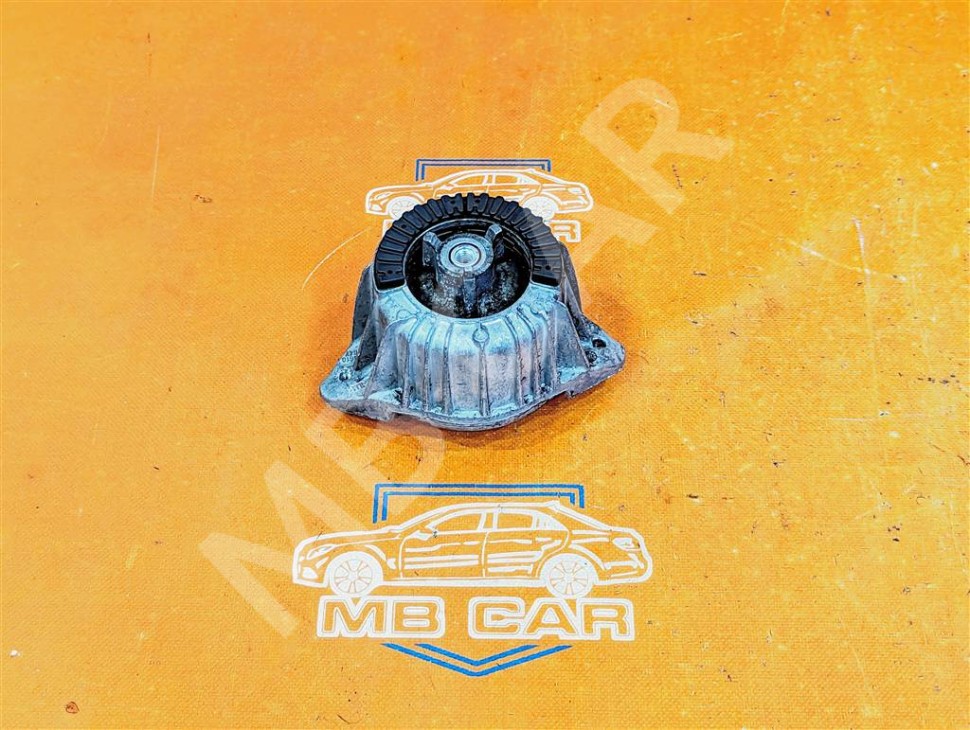 Опора двигателя MERCEDES-BENZ C-класс W204/S204 (2006 - 2011) фото 1 — Разборка Мерседес
