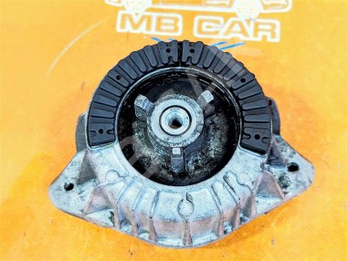 Опора двигателя MERCEDES-BENZ C-класс W204/S204 (2006 - 2011) — Разборка Мерседес