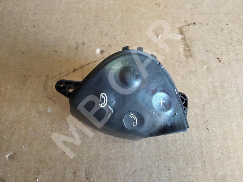 Кнопка на руле MERCEDES-BENZ E-класс W211/S211 (2002 - 2006) фото 1 &mdash; Разборка Мерседес