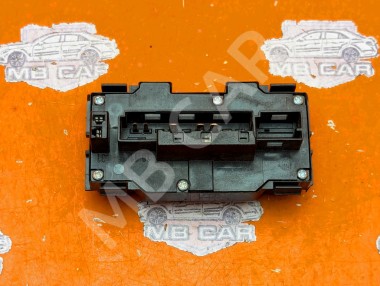 Кнопка аварийной сигнализации MERCEDES-BENZ C-класс W202/S202 рестайлинг (1997 - 2001) — Разборка Мерседес