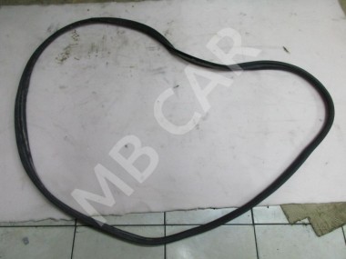 Уплотнитель крышки багажника MERCEDES-BENZ GL-класс X164 (2006 - 2009) — Разборка Мерседес