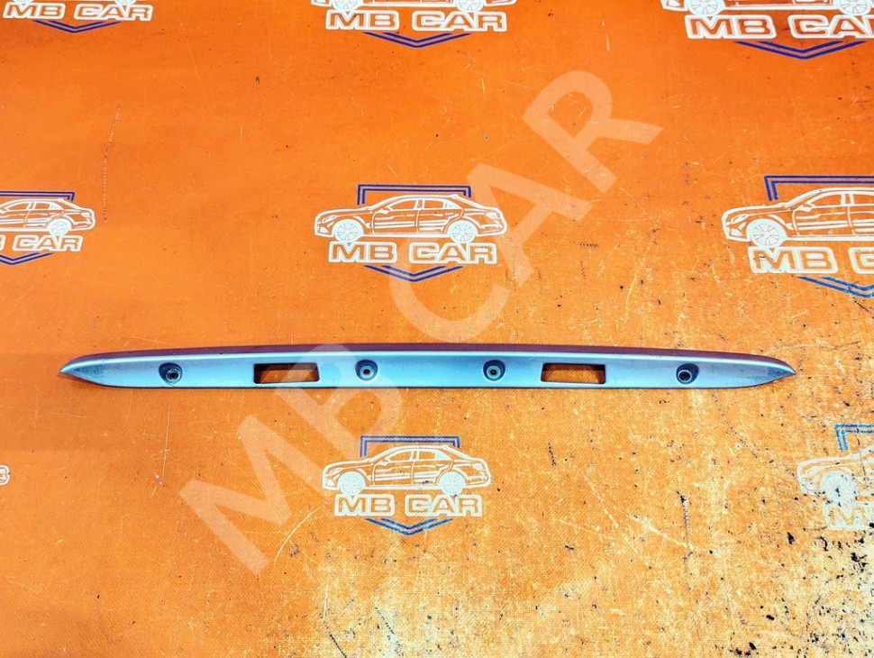 Накладка крышки багажника MERCEDES-BENZ E-класс W210/S210 (1995 - 1999) фото 1 — Разборка Мерседес