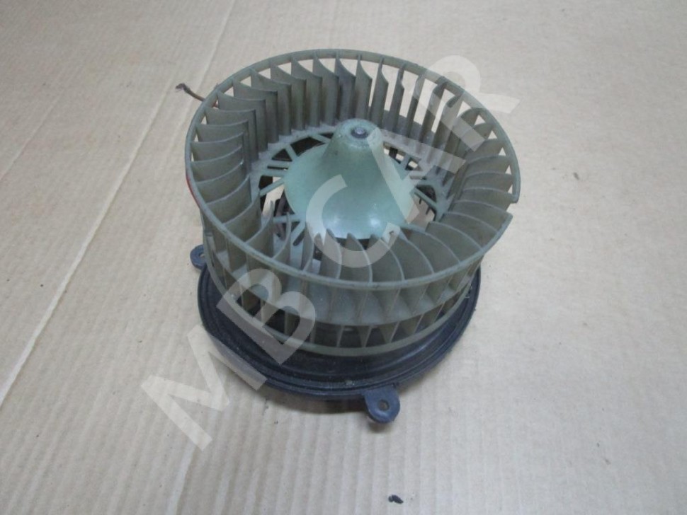 Моторчик печки MERCEDES-BENZ 190 (W201) W201 (1982 - 1993) фото 1 — Разборка Мерседес