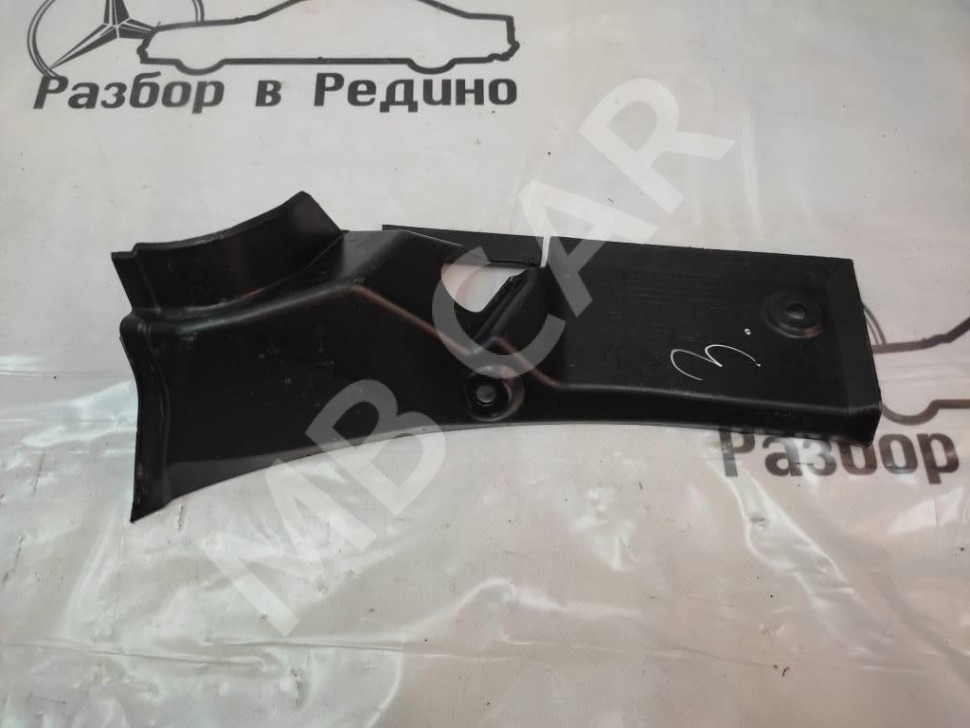 Накладка петли багажника MERCEDES-BENZ R-класс W251 (2005 - 2007) фото 1 — Разборка Мерседес