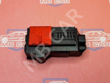 Крышка блока предохранителей MERCEDES-BENZ GL-класс X166 (2012 - 2016) — Разборка Мерседес