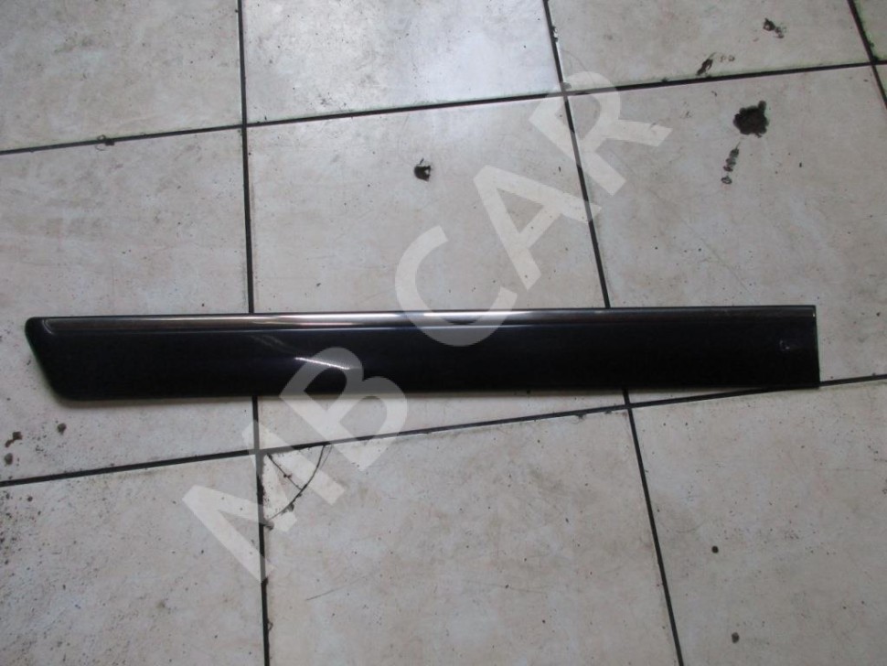 Молдинг двери MERCEDES-BENZ E-класс W210/S210 (1995 - 1999) фото 1 — Разборка Мерседес