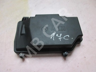 Крышка блока предохранителей MERCEDES-BENZ C-класс W205/S205/C205/A205 (2014 - 2018) — Разборка Мерседес