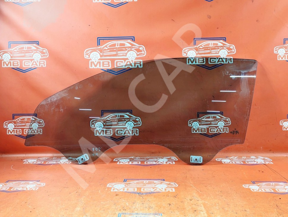 Стекло переднее левое MERCEDES-BENZ C-класс W203/S203/CL203 (2000 - 2004) фото 1 &mdash; Разборка Мерседес