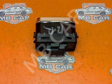 Кнопка открытия багажника MERCEDES-BENZ GLE-класс V167 (2018 - 2024) — Разборка Мерседес