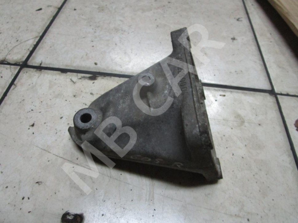 Лапа правая MERCEDES-BENZ E-класс W210/S210 (1995 - 1999) фото 1 — Разборка Мерседес