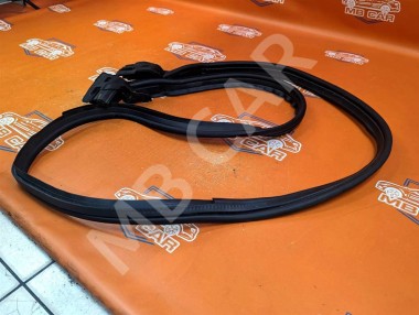 Уплотнитель крышки багажника MERCEDES-BENZ SL-класс R231 рестайлинг (2016 - 2020) — Разборка Мерседес