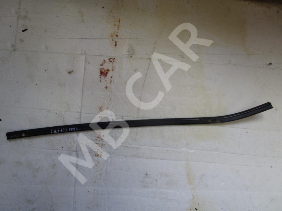 Молдинг лобового стекла MERCEDES-BENZ E-класс W124/S124/C124/A124 (1984 - 1997) фото 1 — Разборка Мерседес