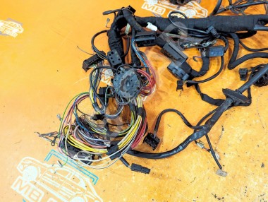 Проводка подкапотная MERCEDES-BENZ E-класс W124/S124/C124/A124 (1984 - 1997) — Разборка Мерседес