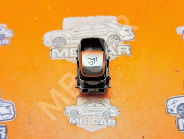 Кнопка закрытия багажника MERCEDES-BENZ C-класс W205/S205/C205/A205 (2014 - 2018) — Разборка Мерседес