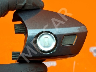 Личинки дверей MERCEDES-BENZ C-класс W204/S204 (2006 - 2011) — Разборка Мерседес