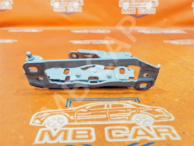 Петля капота MERCEDES-BENZ C-класс W204/S204 (2006 - 2011) — Разборка Мерседес