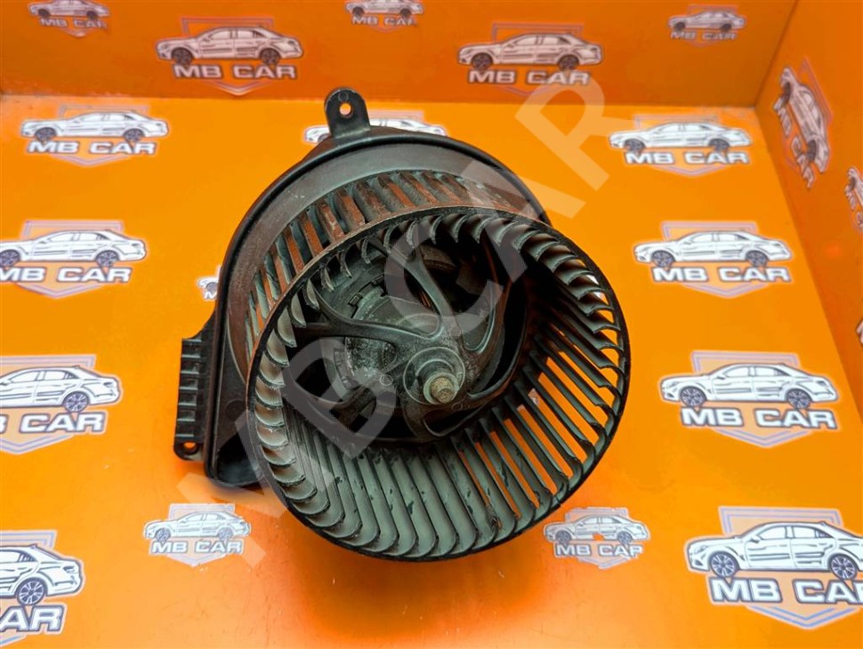 Моторчик отопителя MERCEDES-BENZ Vito W638 (1996 - 2003) фото 1 &mdash; Разборка Мерседес