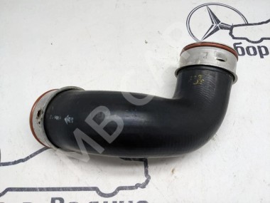 Патрубок интеркулера MERCEDES-BENZ C-класс W203/S203/CL203 (2000 - 2004) — Разборка Мерседес