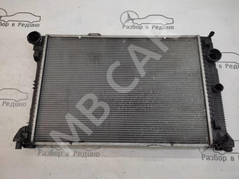 Радиатор MERCEDES-BENZ C-класс W204/S204 (2006 - 2011) фото 1 — Разборка Мерседес