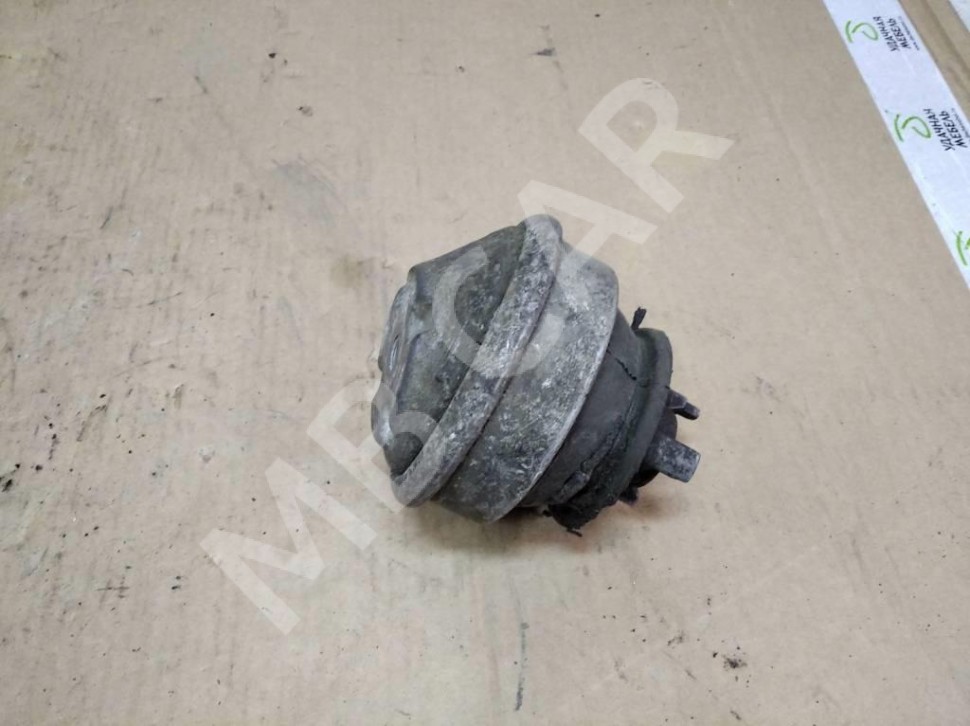 Опора двигателя MERCEDES-BENZ E-класс W210/S210 (1995 - 1999) фото 1 — Разборка Мерседес