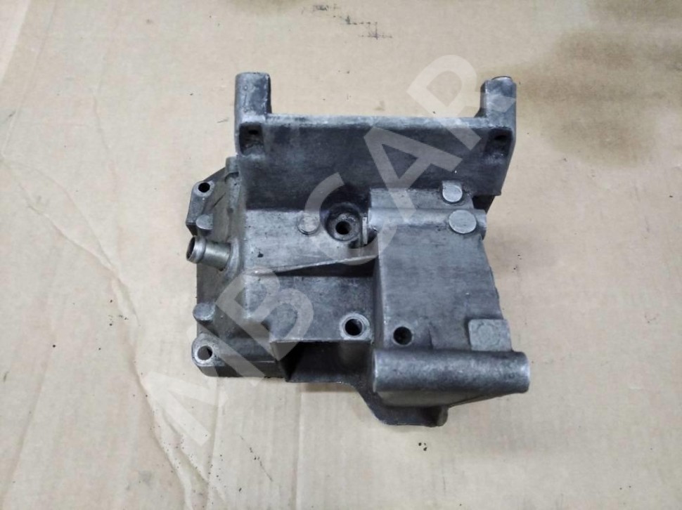 Кронштейн компрессора кондиционера MERCEDES-BENZ E-класс W210/S210 (1995 - 1999) фото 1 — Разборка Мерседес