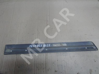 Молдинг двери MERCEDES-BENZ E-класс W210/S210 (1995 - 1999) — Разборка Мерседес