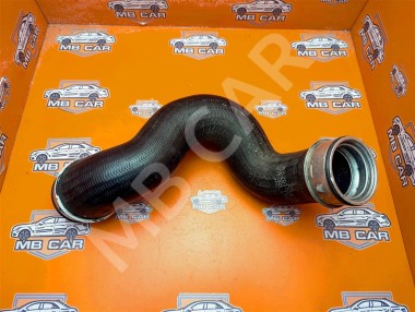 Патрубок интеркулера MERCEDES-BENZ C-класс W203/S203/CL203 (2000 - 2004) — Разборка Мерседес