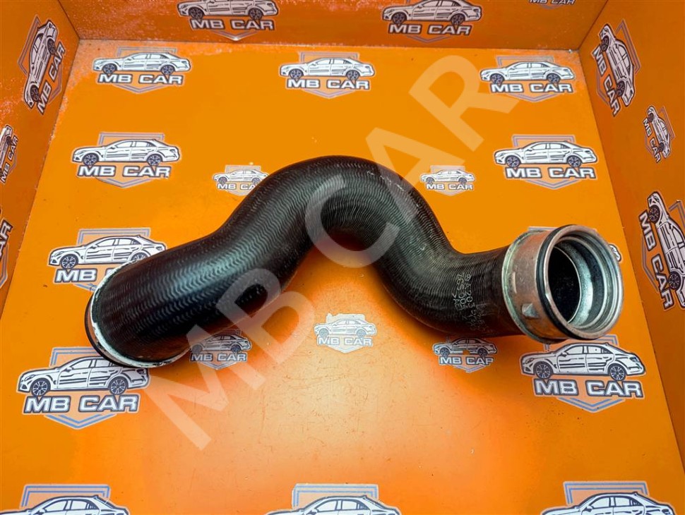 Патрубок интеркулера MERCEDES-BENZ C-класс W203/S203/CL203 (2000 - 2004) фото 1 — Разборка Мерседес
