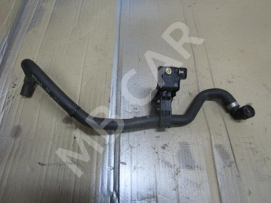 Патрубок ОЖ MERCEDES-BENZ CLA-класс C117/X117 (2013 - 2016) — Разборка Мерседес