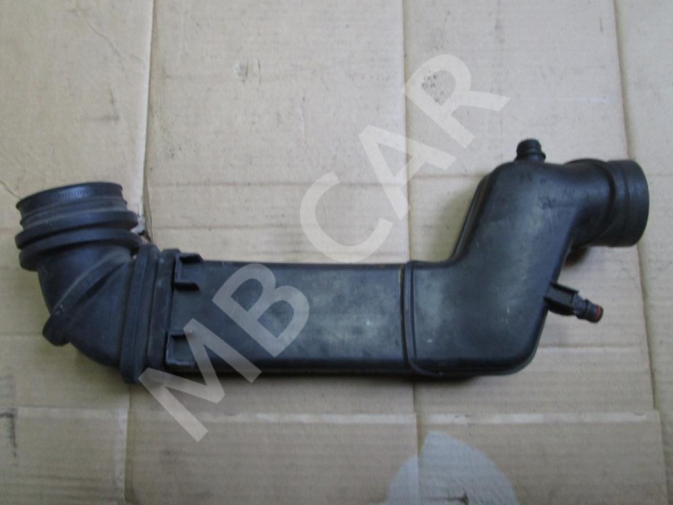 Патрубок воздушный MERCEDES-BENZ C-класс W202/S202 (1993 - 1997) фото 1 — Разборка Мерседес