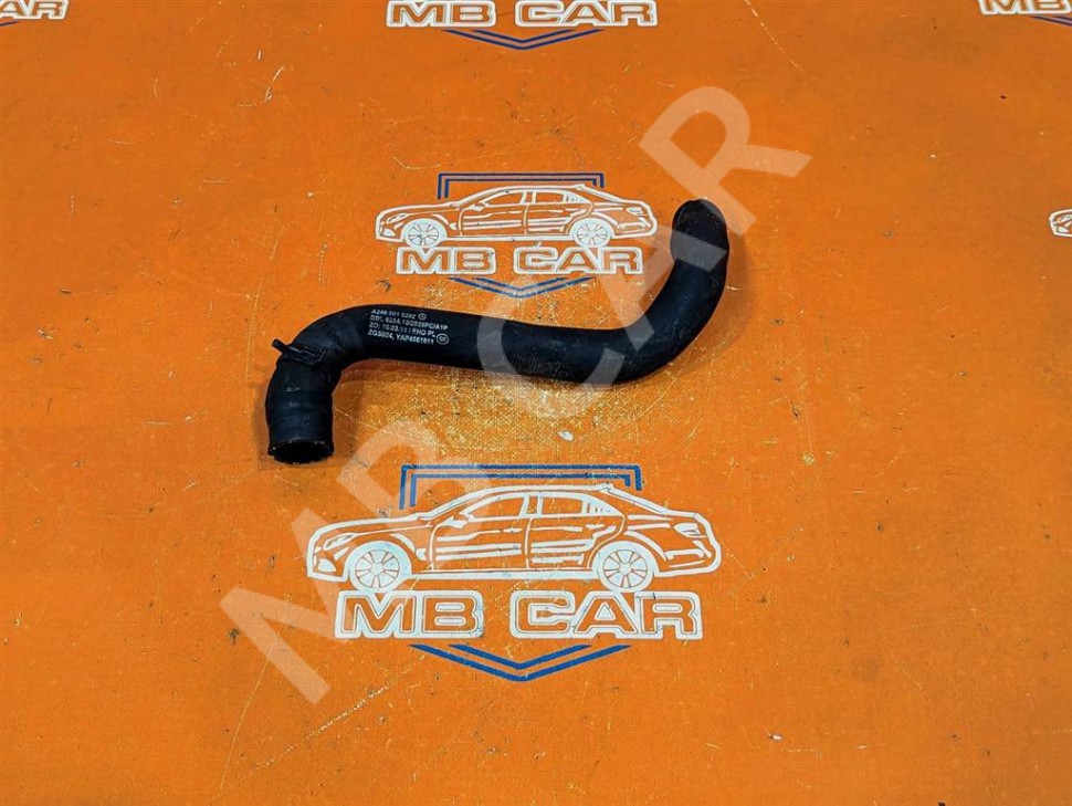 Патрубок радиатора MERCEDES-BENZ A-класс W176 (2012 - 2015) фото 1 — Разборка Мерседес