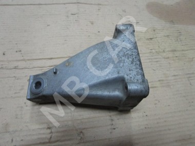 Лапа правая MERCEDES-BENZ Sprinter W901-905 (1995 - 2006) — Разборка Мерседес