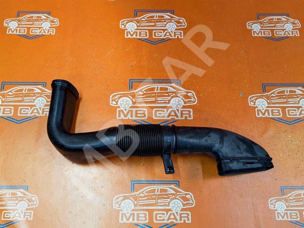 Патрубок воздушный MERCEDES-BENZ CLS-класс C218/X218 рестайлинг (2014 - 2017) фото 1 — Разборка Мерседес