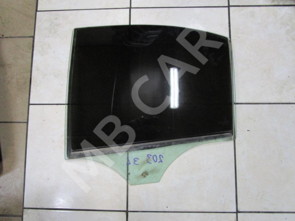 Стекло заднее левое MERCEDES-BENZ C-класс W203/S203/CL203 (2000 - 2004) фото 1 — Разборка Мерседес