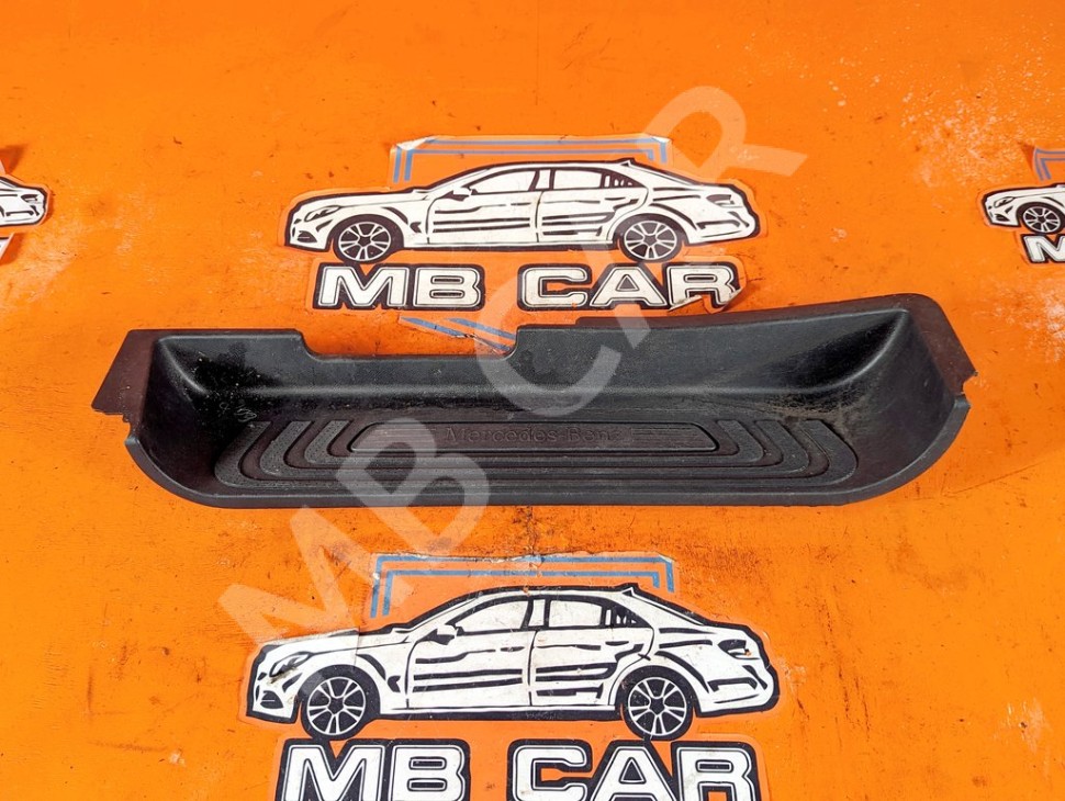 Накладка порога внутренняя MERCEDES-BENZ V-класс W447 рестайлинг (2019 - 2025) фото 1 &mdash; Разборка Мерседес
