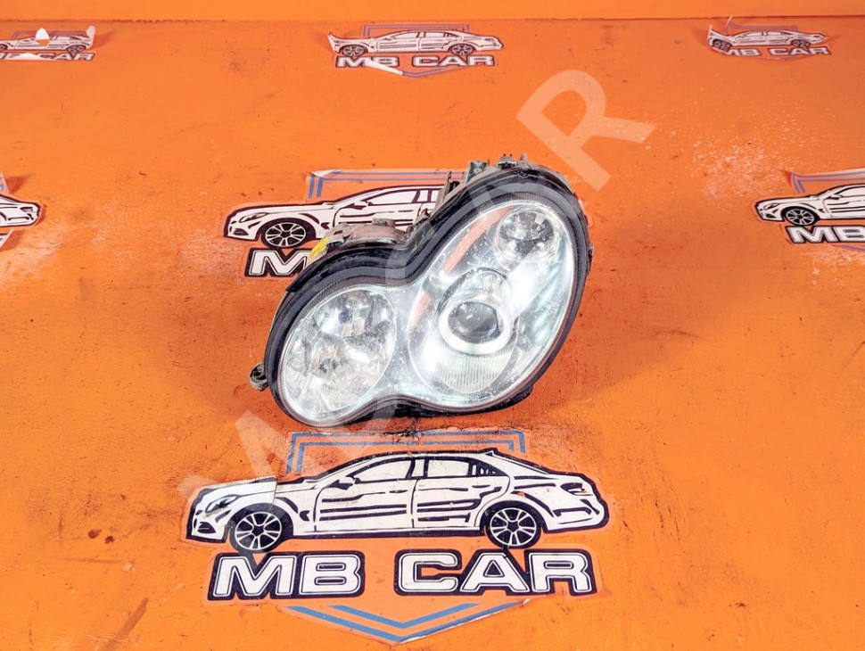 Фара левая MERCEDES-BENZ C-класс W203/S203/CL203 рестайлинг (2004 - 2008) фото 1 &mdash; Разборка Мерседес