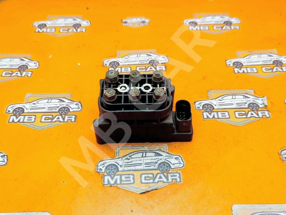 Блок клапанов пневмоподвески MERCEDES-BENZ M-класс W164 (2005 - 2008) фото 1 &mdash; Разборка Мерседес