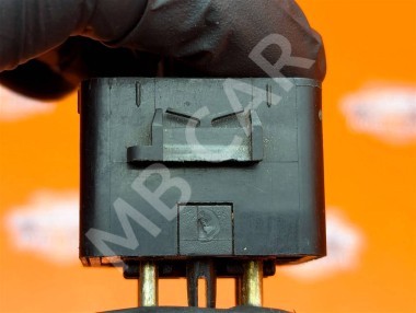 Кнопка регулировки зеркал MERCEDES-BENZ W124 W124/S124/C124/A124 (1984 - 1993) — Разборка Мерседес