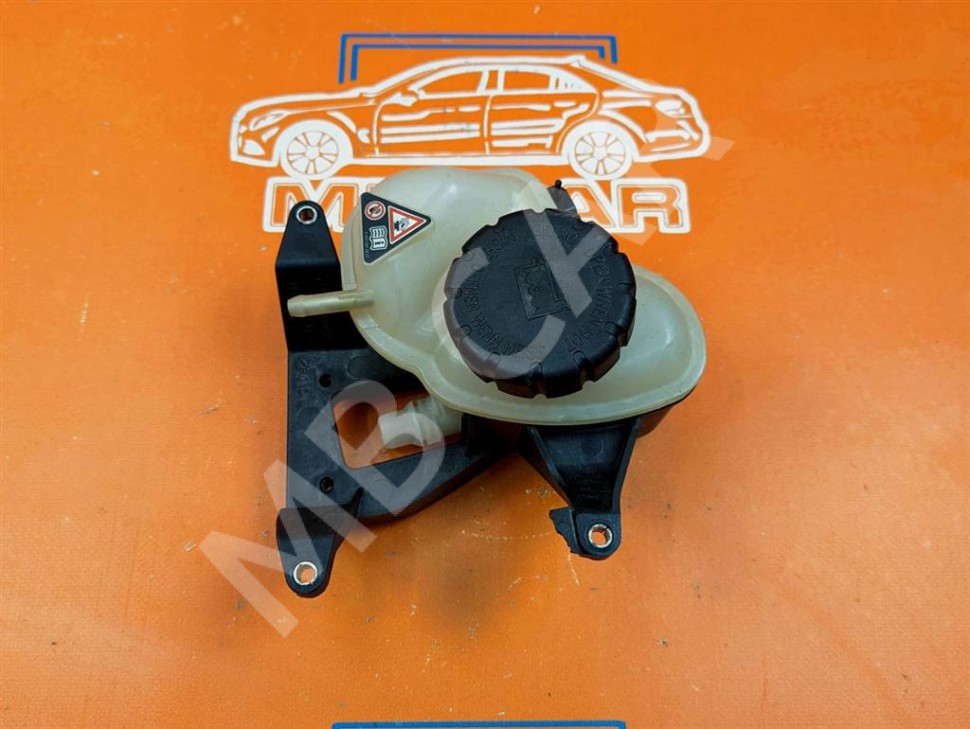 Бачок расширительный MERCEDES-BENZ GL-класс X166 (2012 - 2016) фото 1 &mdash; Разборка Мерседес